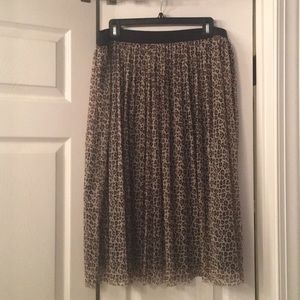 NWOT.   Leopard print skirt